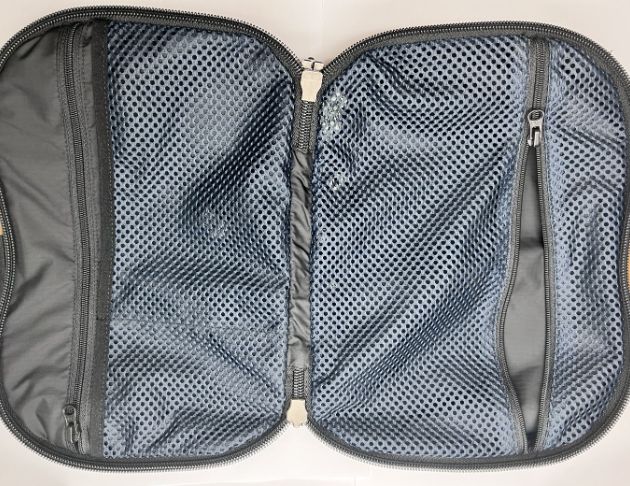 Combination lock zipper